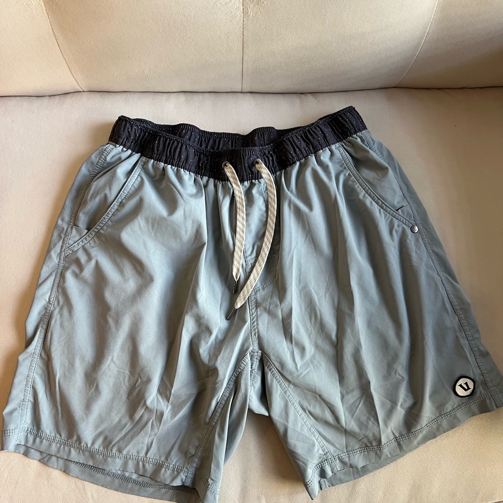 VUORI: men’s Kore shorts size large in light blue